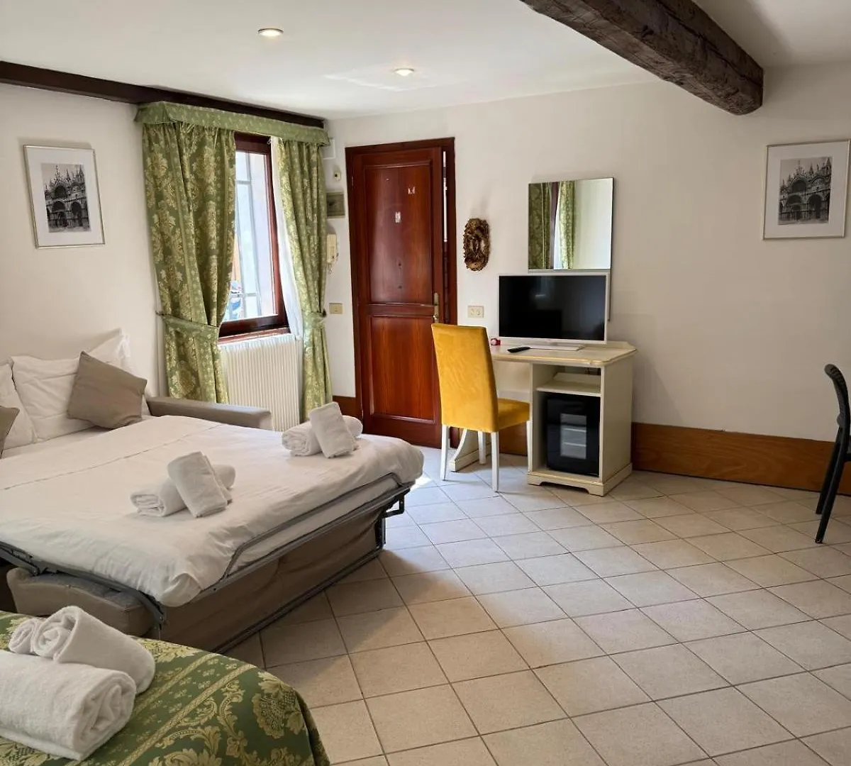 Ca' De Le Capuzine Hotel Venice 0*,  Italy